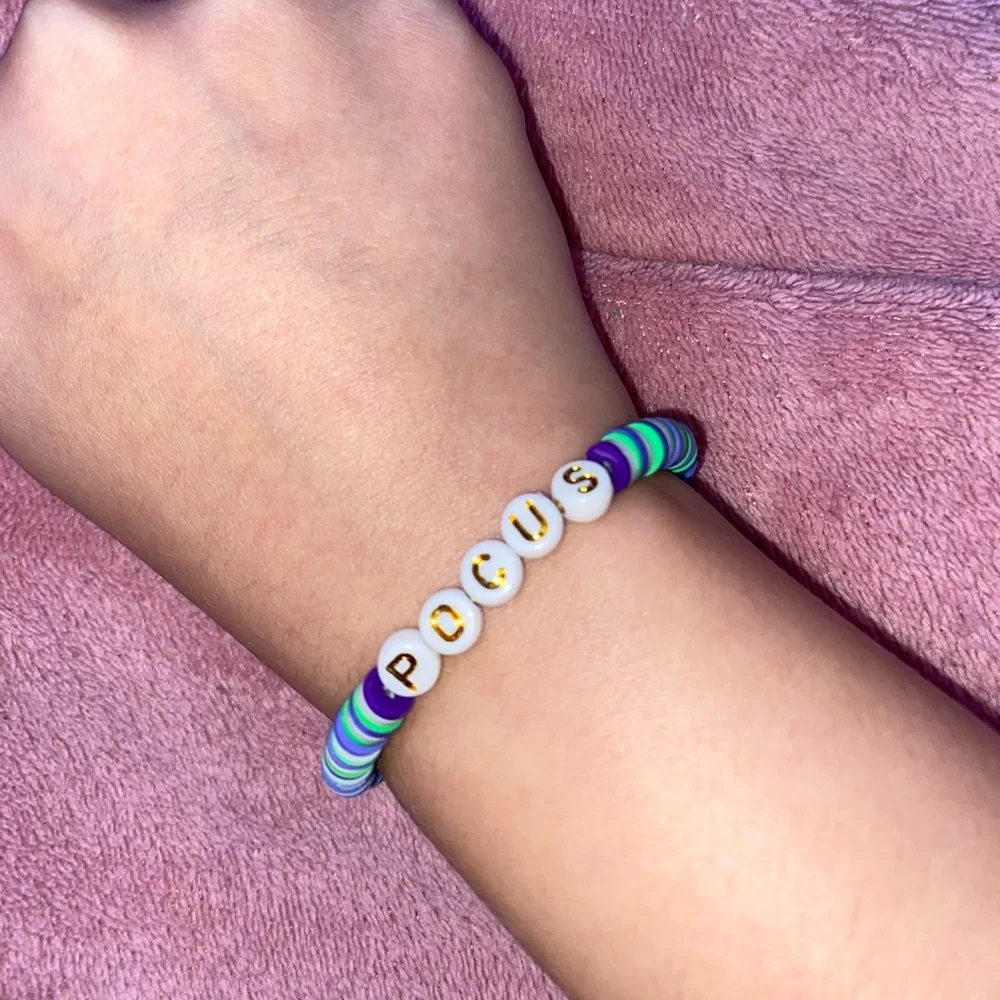 3 for 12$ 🌸 Hocus Pocus themed bracelet stack - Picture 8 of 9